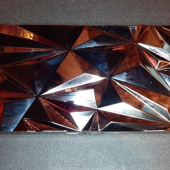 BNIB Revolution Black Ice palette - Picture 2 of 3